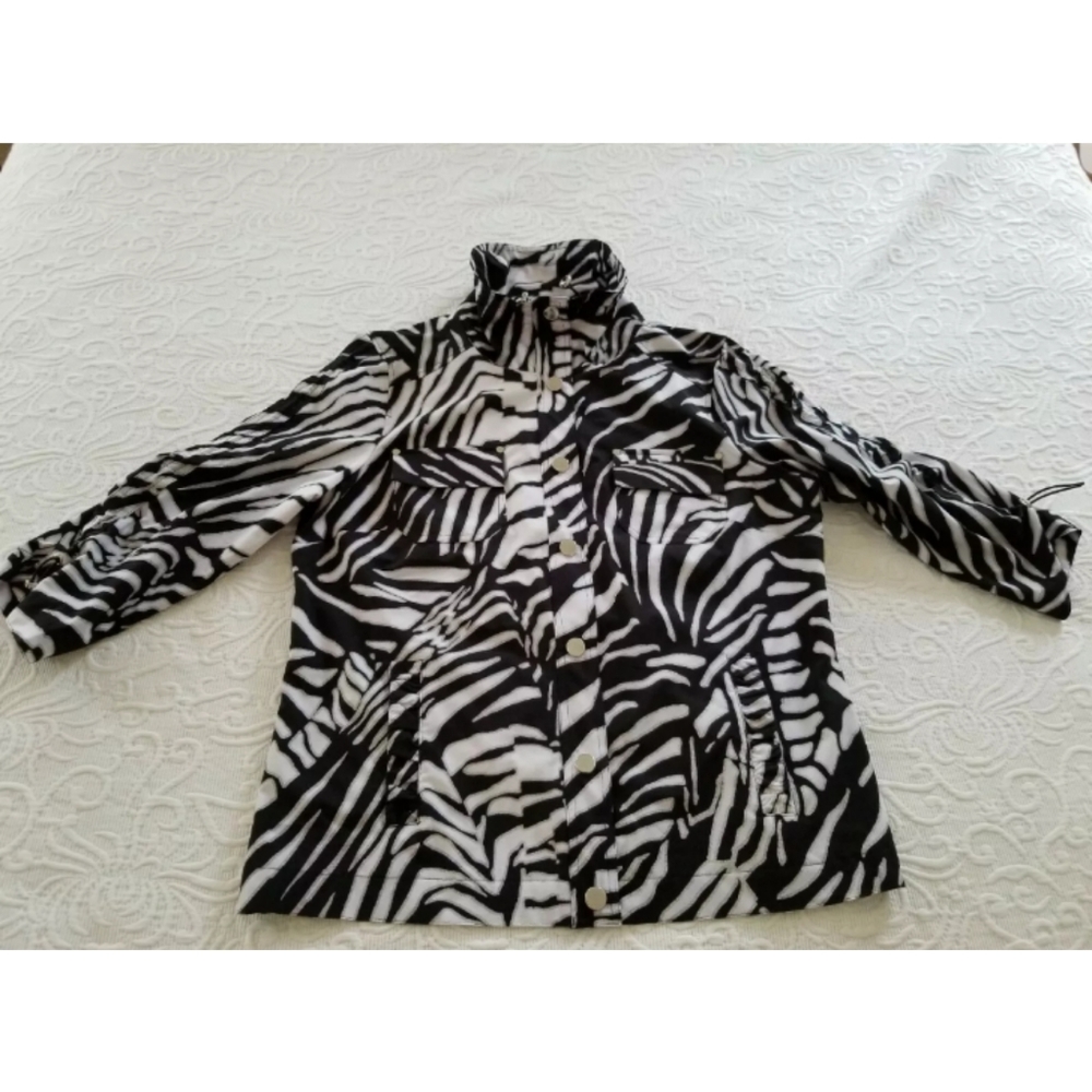Chicos zebra Jacket snap front sz 1 Med windbreaker - Picture 6 of 8